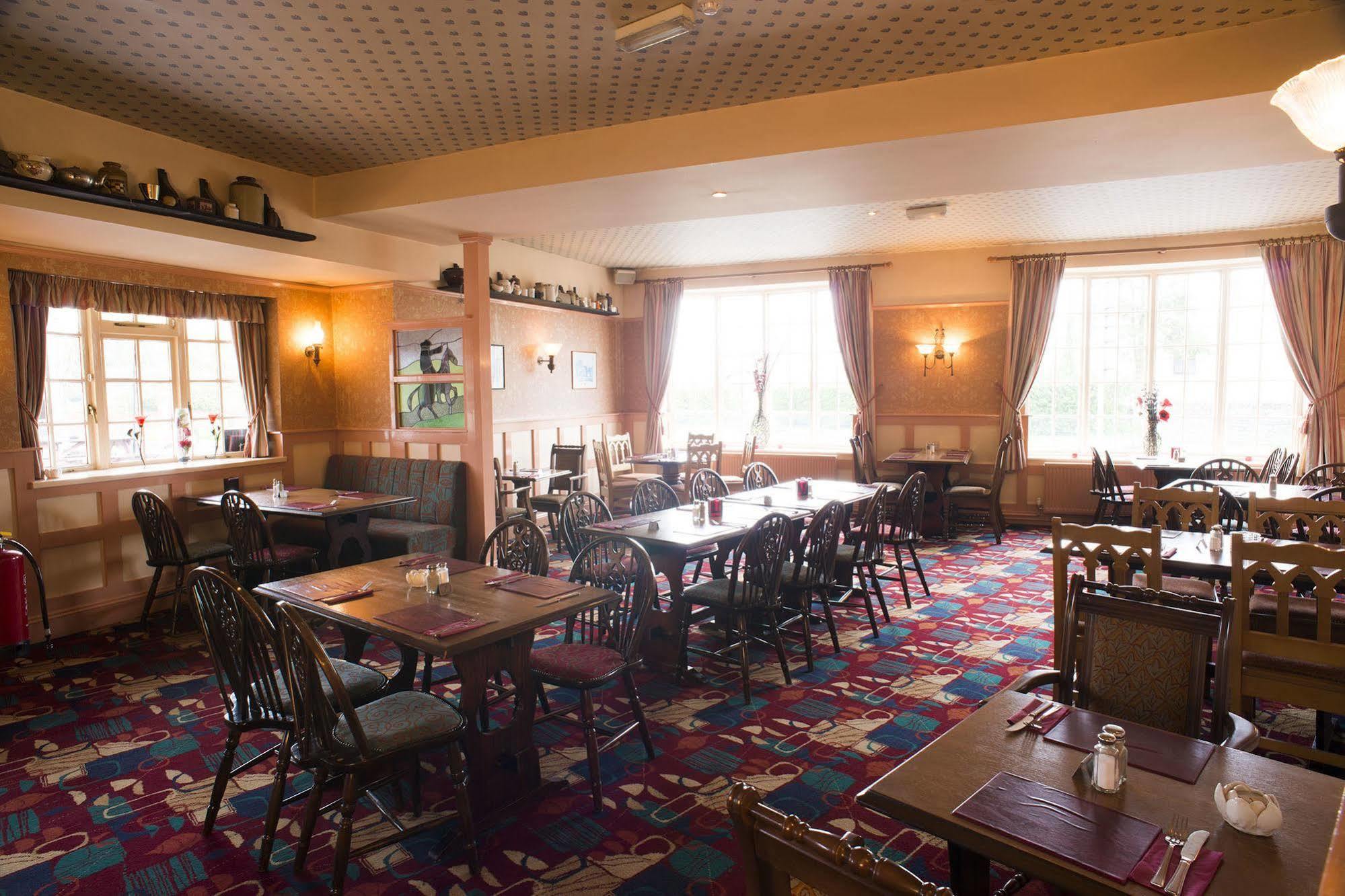 The Highwayman Inn เชพตันมัลเล็ต ภายนอก รูปภาพ