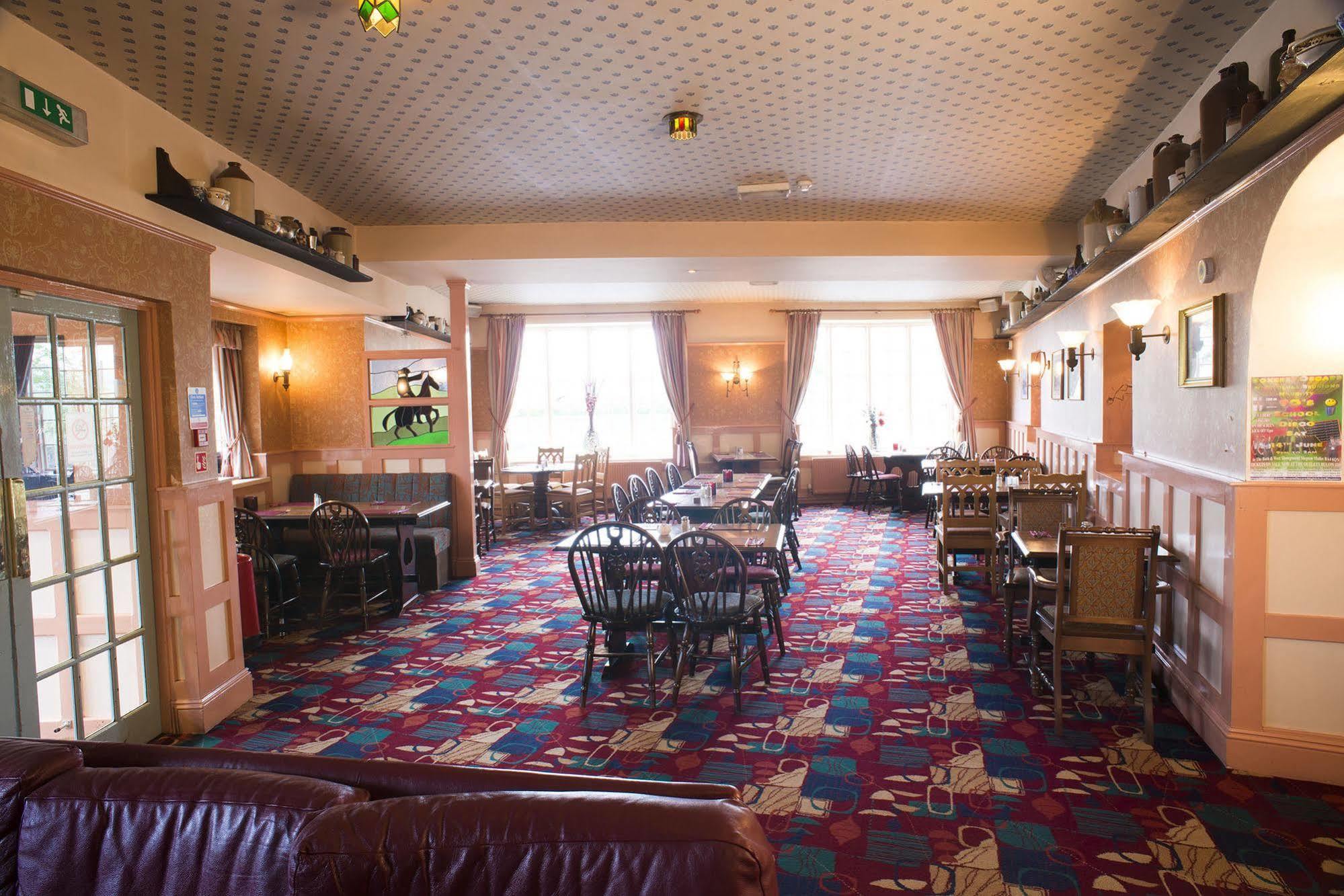 The Highwayman Inn เชพตันมัลเล็ต ภายนอก รูปภาพ